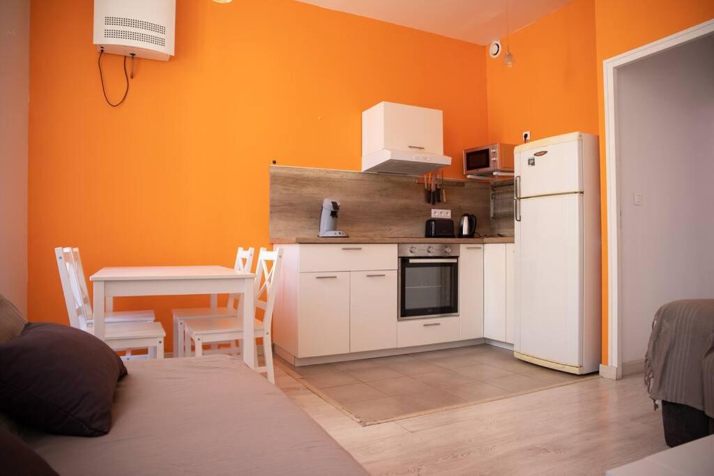 La Fontaine Neuve-Avallon-5 Personnes-1 Chambre-3 Lits-Parking-Wifi Ngoại thất bức ảnh