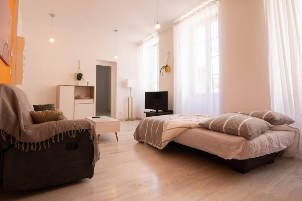 La Fontaine Neuve-Avallon-5 Personnes-1 Chambre-3 Lits-Parking-Wifi Ngoại thất bức ảnh