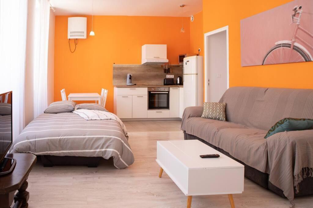 La Fontaine Neuve-Avallon-5 Personnes-1 Chambre-3 Lits-Parking-Wifi Ngoại thất bức ảnh