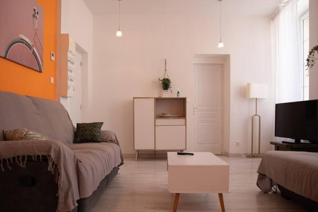 La Fontaine Neuve-Avallon-5 Personnes-1 Chambre-3 Lits-Parking-Wifi Ngoại thất bức ảnh